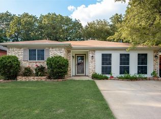 1204 Glen Creek Dr, Mansfield, TX 76063