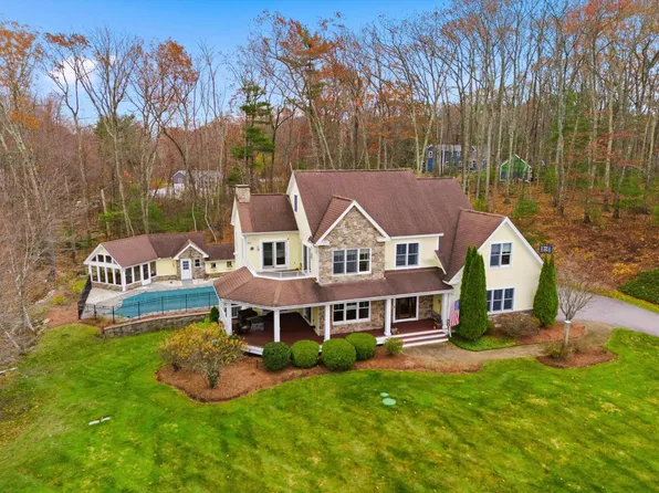 71 Deer Hill Circle, Pelham, NH 03076