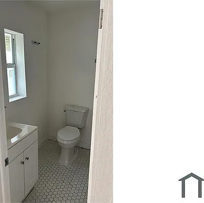 1203 NE 109th St #3 — Photo 8