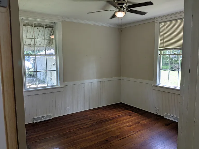 220 E 3rd St — Photo 11