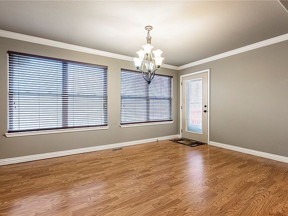 5th image of 13 Lockton Dr