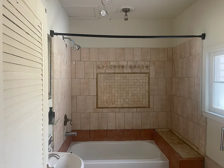 4441 Cascade Rd SW — Photo 4