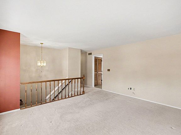 5th image of 623 Perimeter Dr