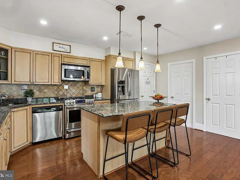 3709 Kenway St — Photo 16