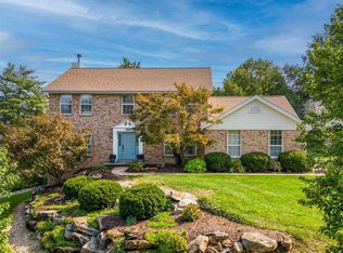451 Lynwood Forest Dr, Ballwin, MO