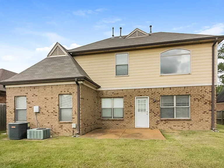 1457 Sawmill Creek Ln — Photo 16