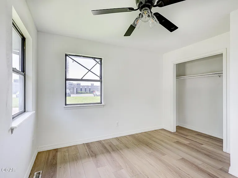 3042 W 15th St — Photo 14