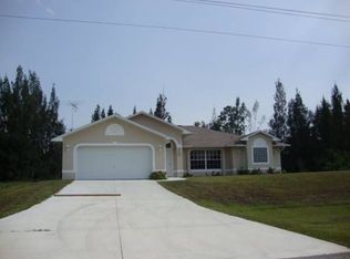 2204 SW 4th St, Cape Coral, FL 33991