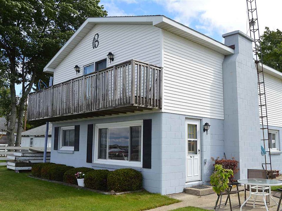 229 Beechwood Ave, Houghton Lake, MI 48629 | Zillow