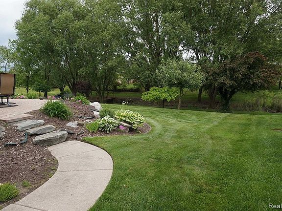 2nd image of 49954 Willowood Dr