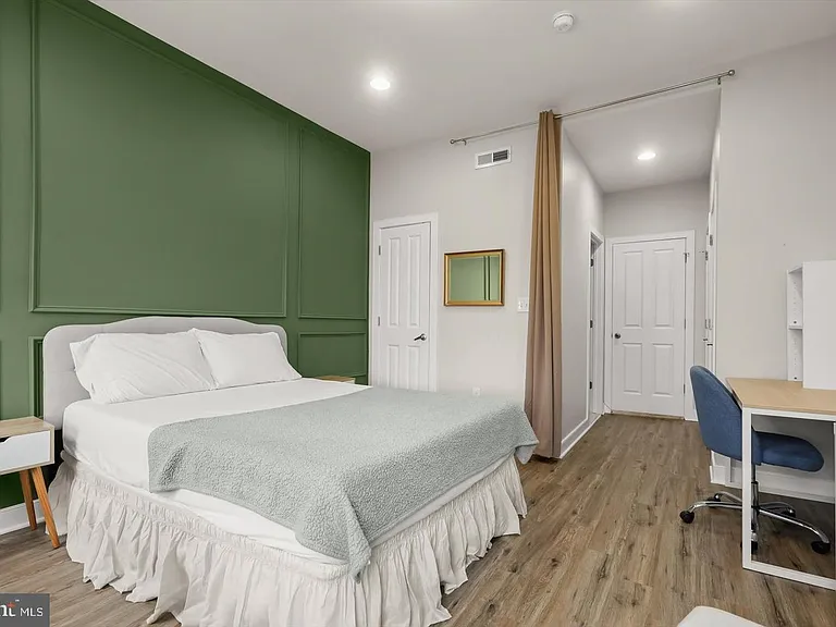 943 N Patterson Park Ave — Photo 14