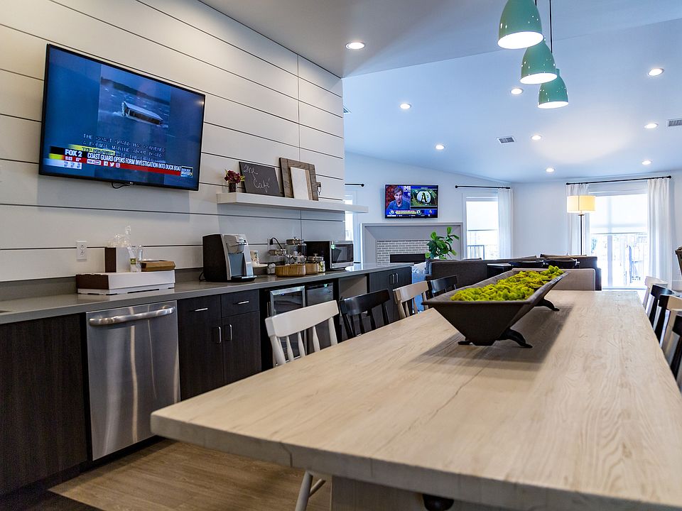 Metro Clubhouse
