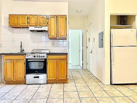 1st image of 225 E 35th St APT 24