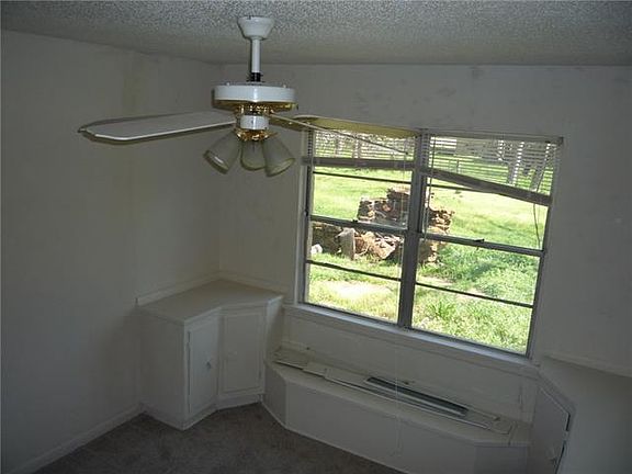 4th image of 8016 Laura St