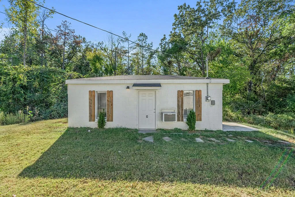 1 bed, 450 sqft, $1,050 — Photo 2