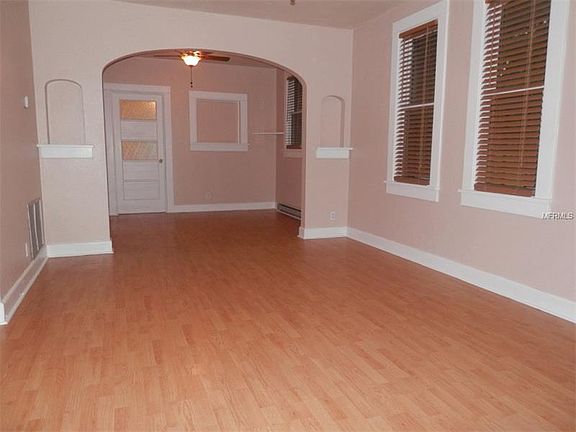 5th image of 1060 18th Ave S