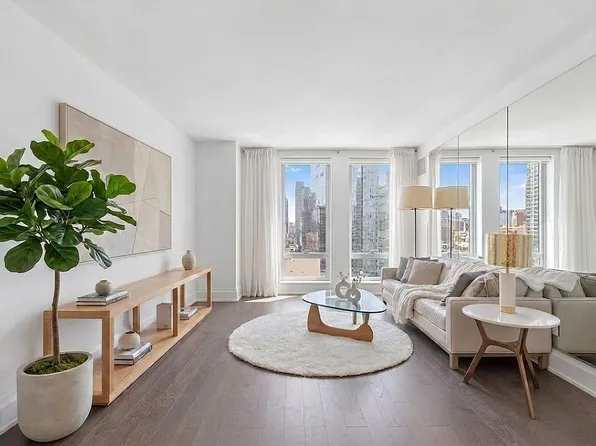 50 Riverside Blvd APT 19C, New York, NY 10069