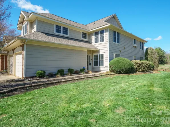 5805 Amity Springs Dr, Charlotte, NC 28212