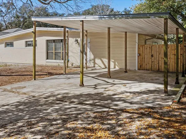 208 Forest Dr, Fort Walton Beach, FL 32547