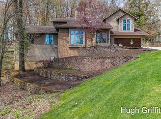 459 Lehigh Dr SE, Ada, MI 49301