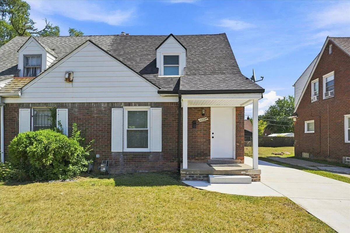 2 bed, 1.0 bath, 844 sqft, $1,350 — Photo 2
