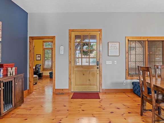 3rd image of 900 E Welch Street