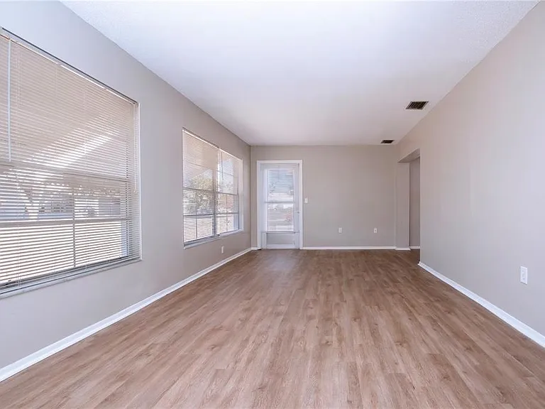 802 Buttonwood Dr — Photo 13