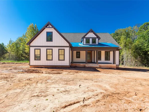 1032 Patrick Rd, Gastonia, NC 28056