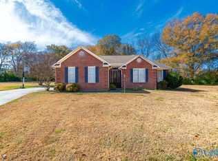 169 Crab Apple Rd, Huntsville, AL 35811