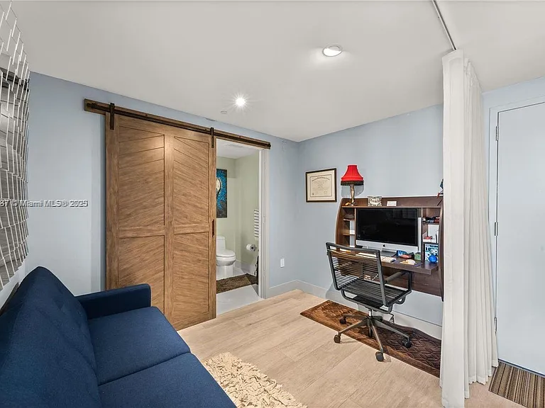 121 NE 34th St #1705 — Photo 7