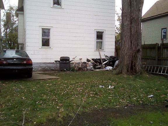 4th image of 140 Royal Ave