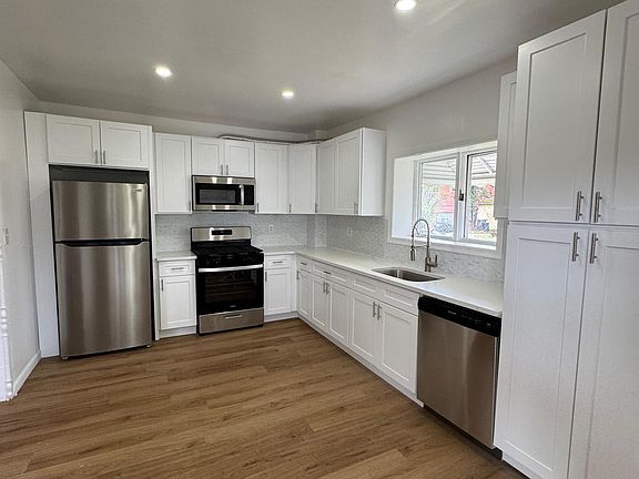 3rd image of 507 E Northampton St