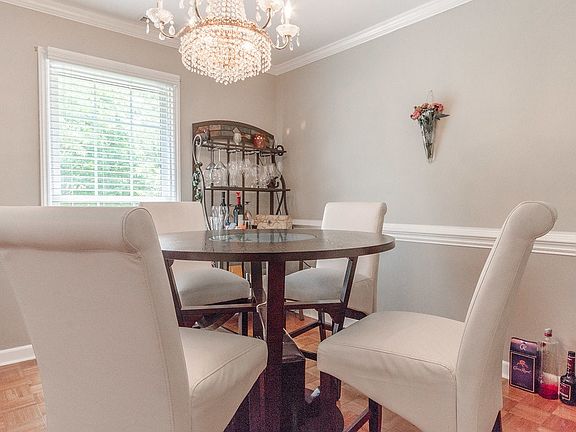 5th image of 7529 Surreywood Pl
