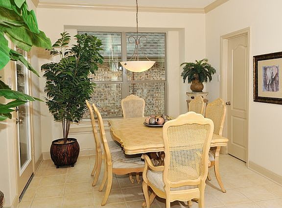 3rd image of 26 Carlyle Pl