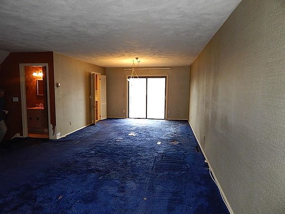4th image of 6 Loring Hills Ave Unit A5