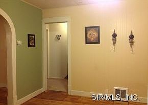 5th image of 2437 Illinois Ave