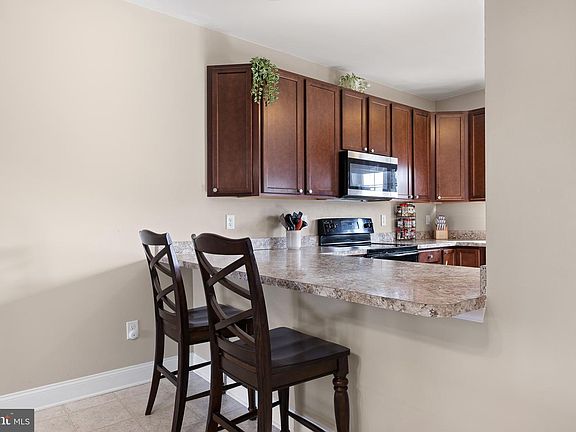 4th image of 1302 Carrick Ct