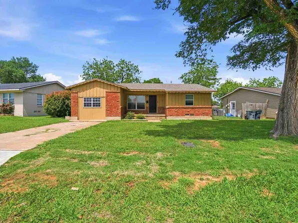 49 SW 49th St, Lawton, OK 73505