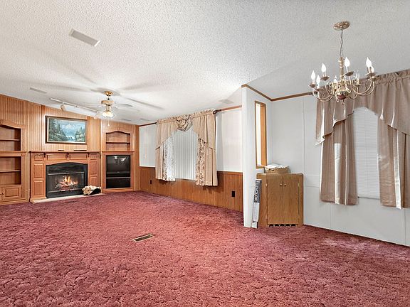 4th image of 22168 Webb Dr