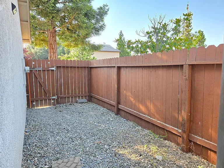 3057 Courtside Dr — Photo 14