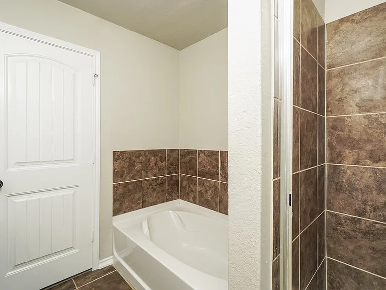 1433 Anise Ln — Photo 12