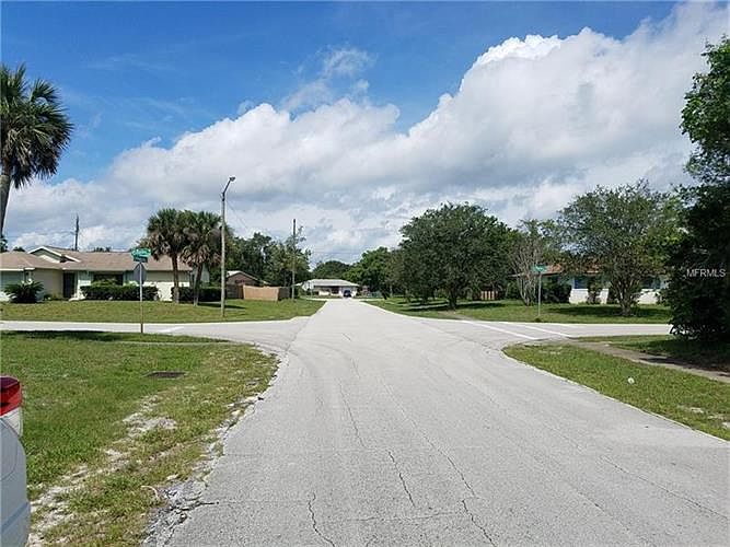 2nd image of 1027 Madura Dr