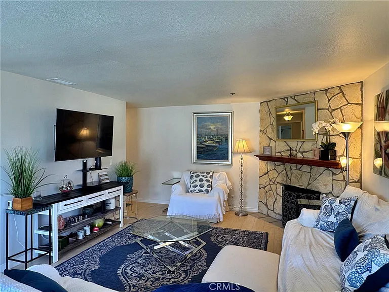 230 S Catalina Ave #203 — Photo 22