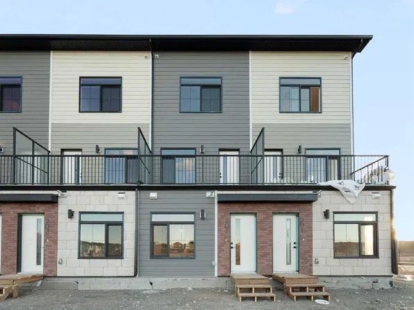 156 E Park St #202, Cochrane, AB T4C 2B8