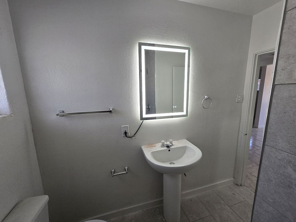 New LED Mirror with 3 temperature settings and anti-fog technology.
New Pedestal Sink, New Towel Racks & Toilet Paper Holder.
New Toilet.