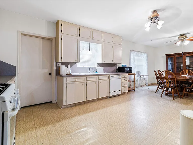 316 N Handley Ave — Photo 19