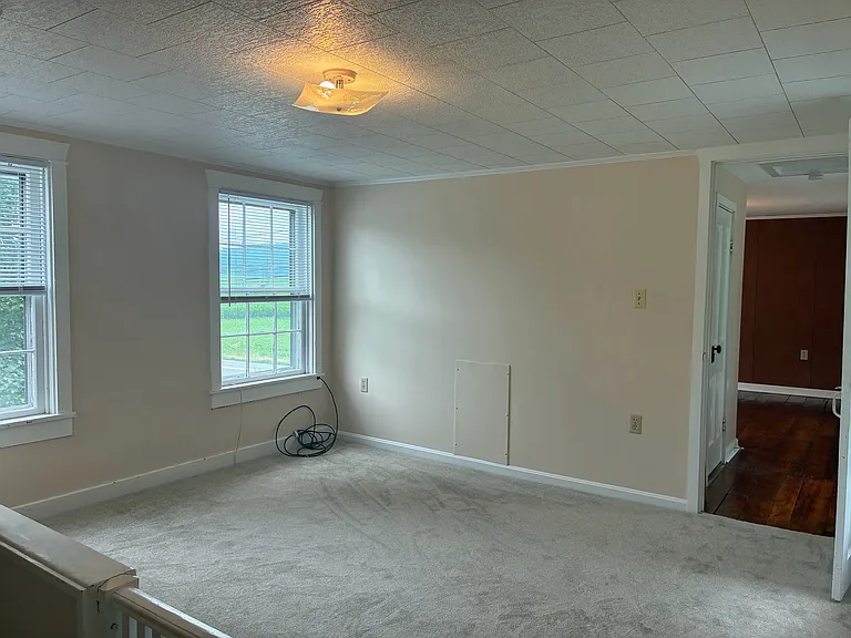164 S River St #B — Photo 14