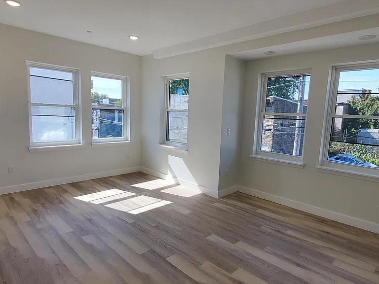 307 W York St #2 — Photo 12