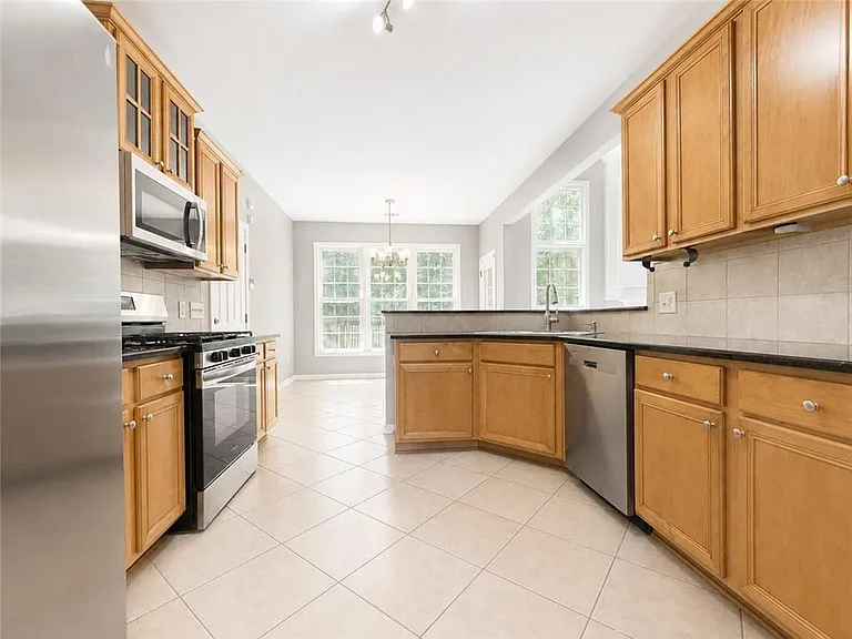 1707 Hidden Pond Cir — Photo 8
