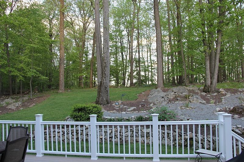 Lush Green Lawn and Stone Walkways